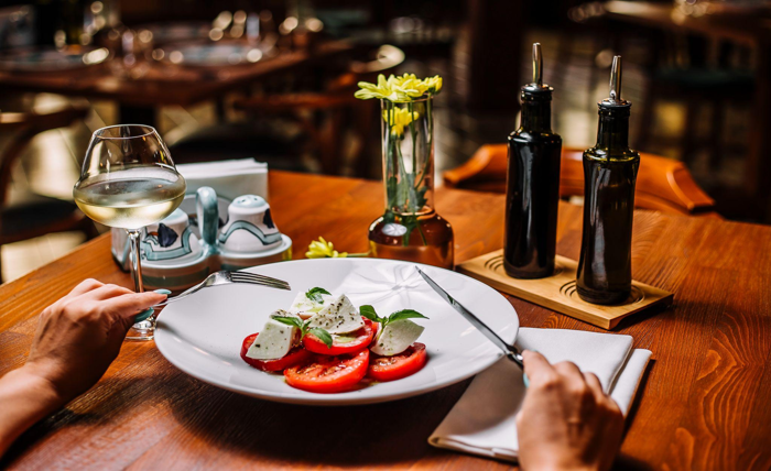 What Restaurants Should Look for in a Reliable Food Distribution Partner